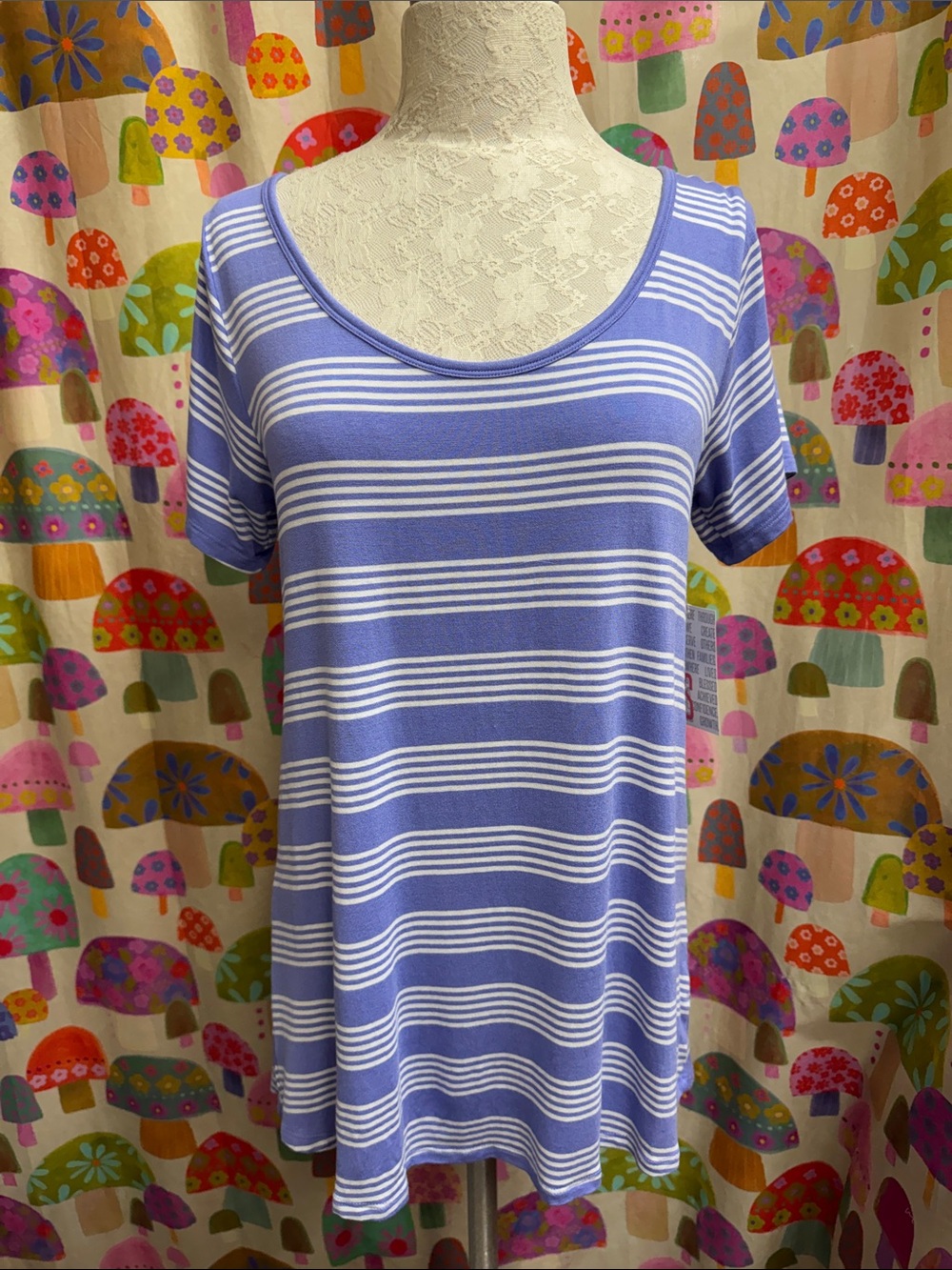 LuLaRoe Classic Lavender & White Striped Scoop Neck Tunic. Small. NWT
